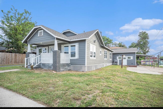 Building Photo - 7449 Walker St