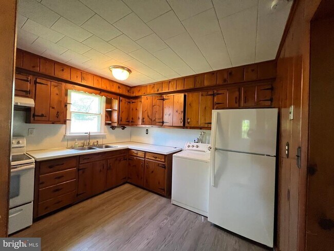 Building Photo - 3081 Horseshoe Trail