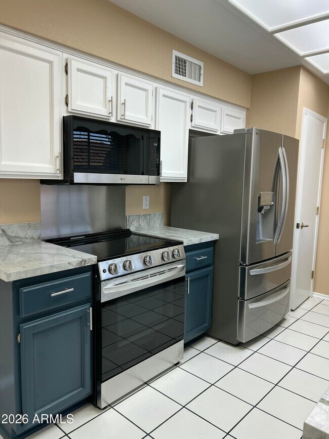 Building Photo - 8162 E Nopal Ave