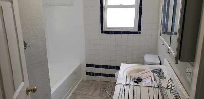 Foto del edificio - 1701 Daniel Dr