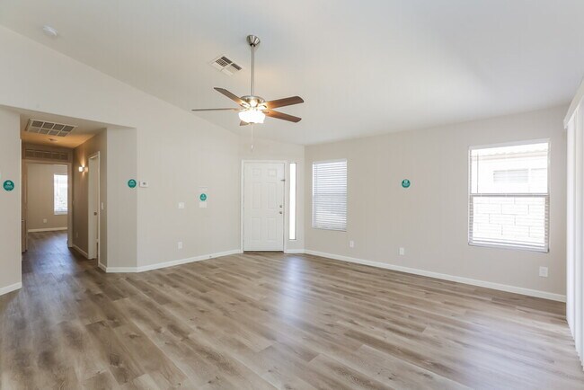 Building Photo - 12565 W Woodland Ave