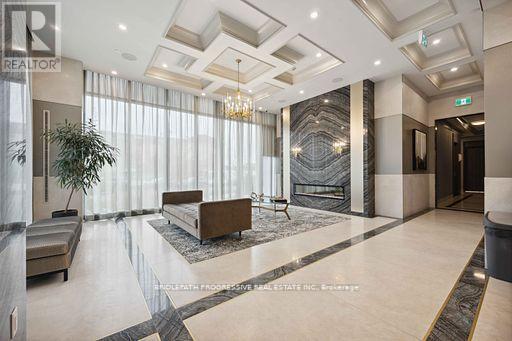 Building Photo - 10-610 Gatineau Dr