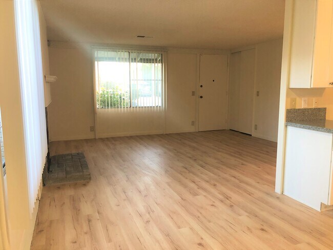 Building Photo - 19239 Northam E St