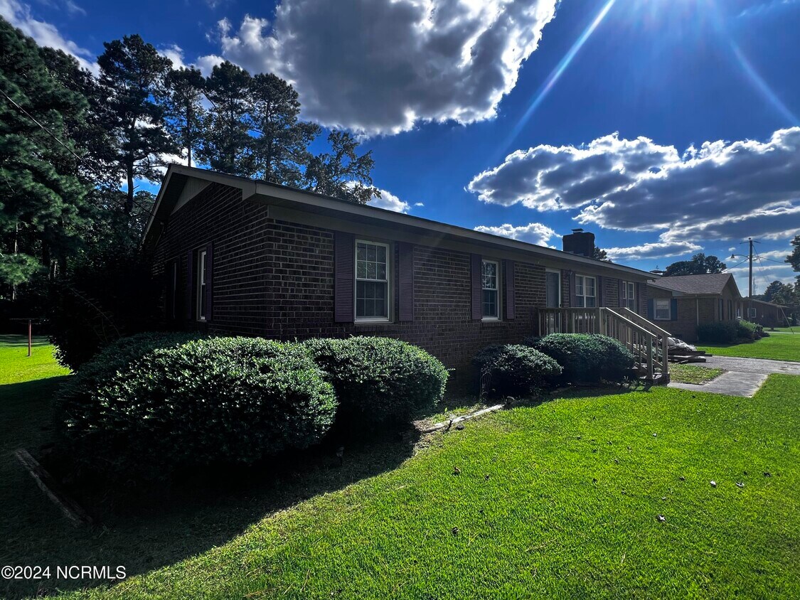 Foto principal - 250 Brinkleyville Rd