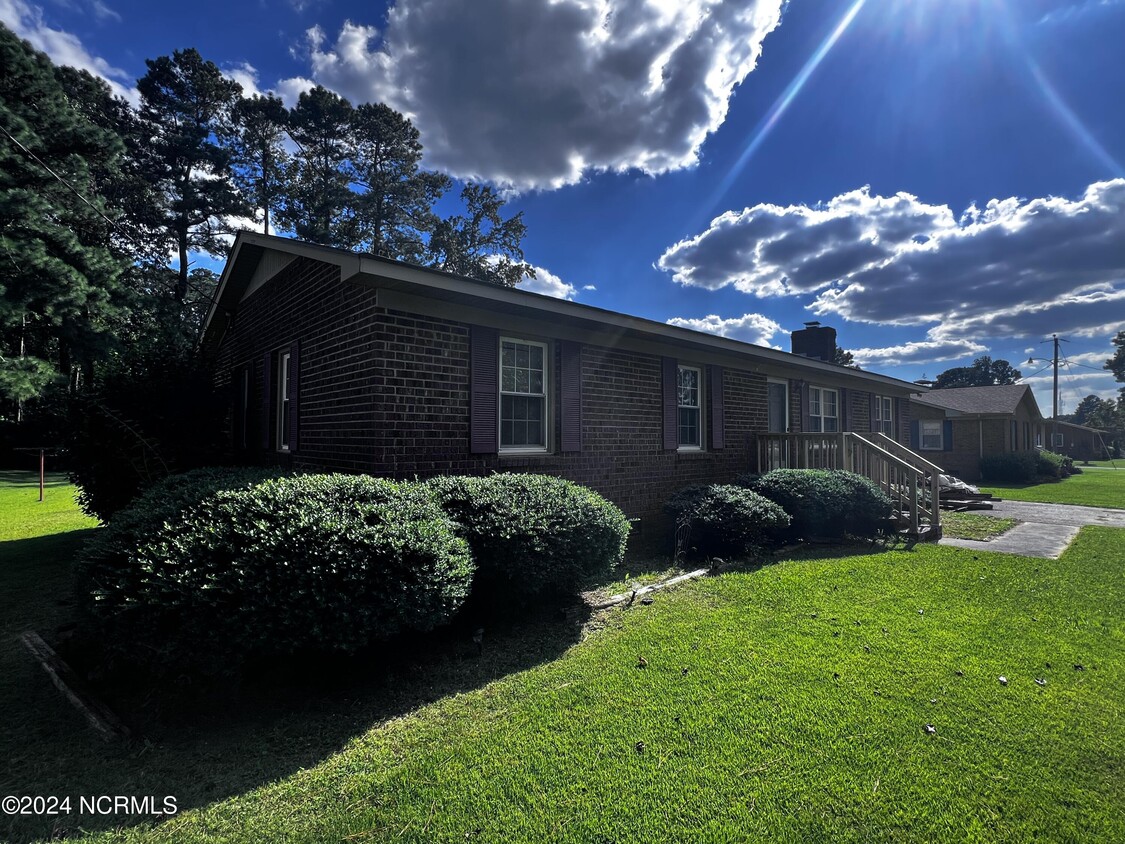 Primary Photo - 250 Brinkleyville Rd