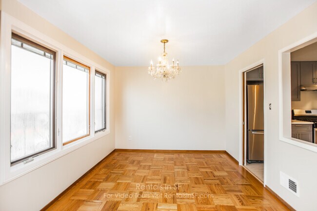 Building Photo - 176 Trumbull St