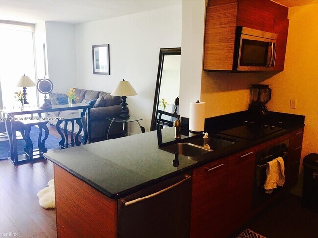 Foto del edificio - 1 br, 1 bath Condo - 50 Biscayne Blvd Apt ...