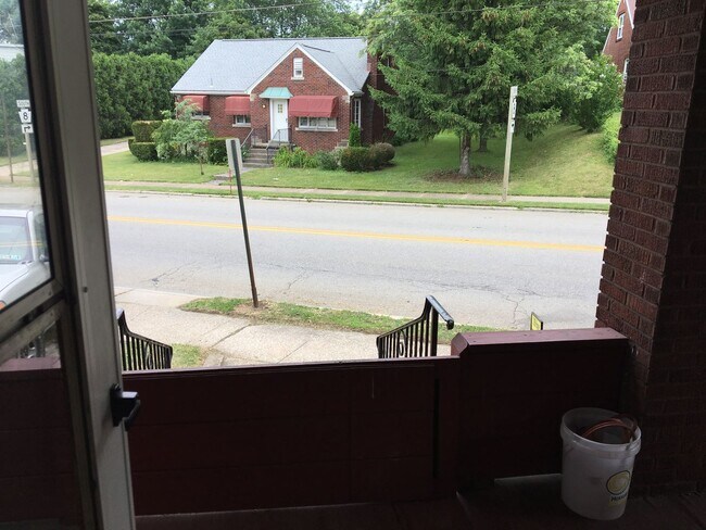Foto del edificio - Awesome 3 BR 1 Bath Home with off street p...