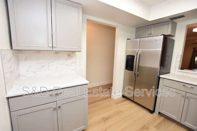 Foto del edificio - 2025 Sylvester Rd