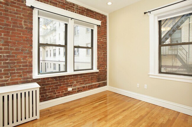 Building Photo - 2 Bed in Fenway available September 1st 2026 - $3600