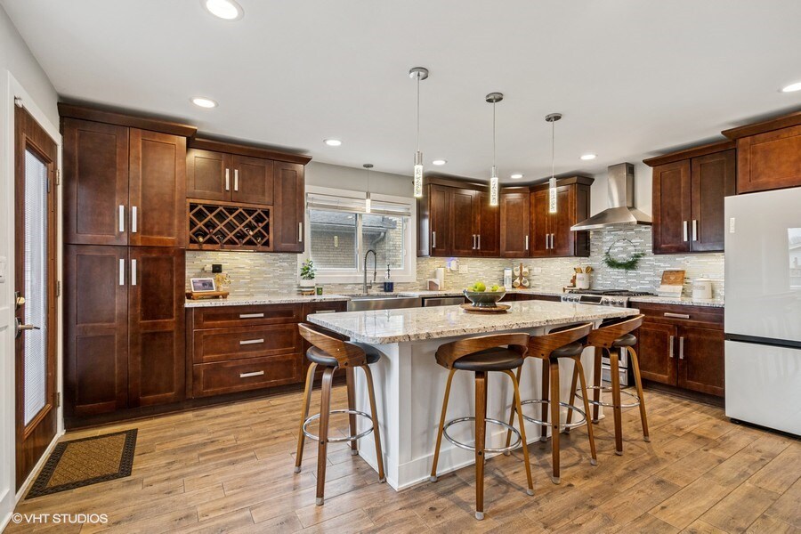 Foto principal - 7146 S Oketo Ave