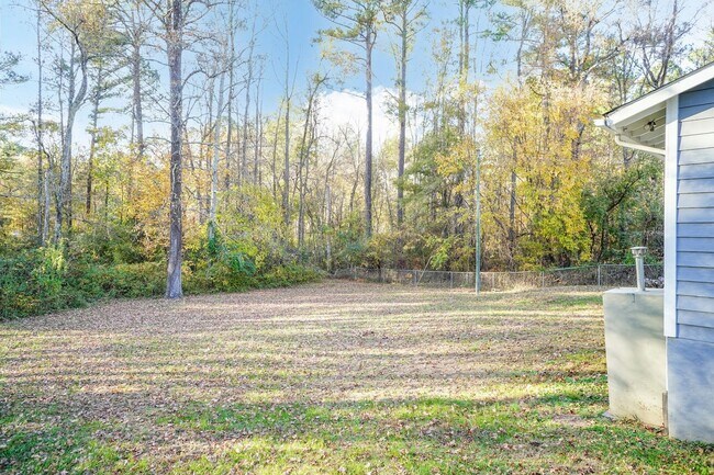 Foto del edificio - Three Bedroom Home!