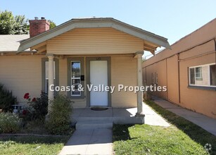 Building Photo - 120-122 N Mildred Ave