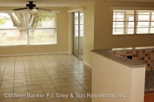 Building Photo - 10039 Salix Ln