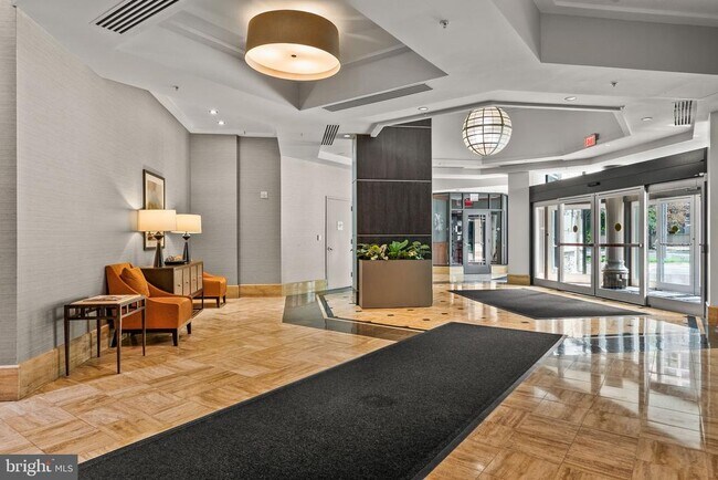 Building Photo - 3101 N Hampton Dr