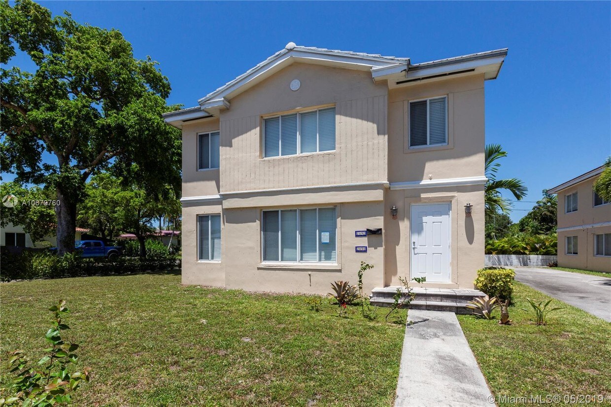 2892 S Le Jeune Rd Miami, FL 33142 Alquileres en Miami, FL