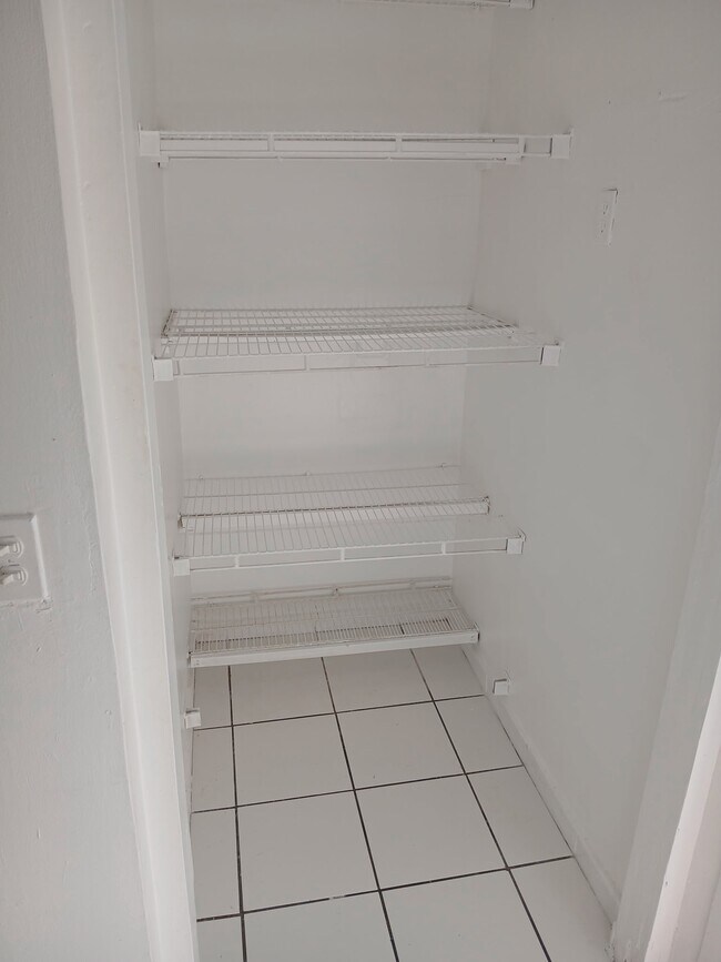 Foto del edificio - 2253 SW 16th St