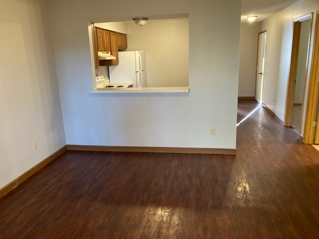 Building Photo - 1098 Mace Rd