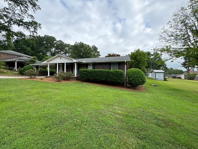 Building Photo - 3/1.5 in Old West Rome $1,450