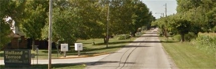 Building Photo - 293 S Main St