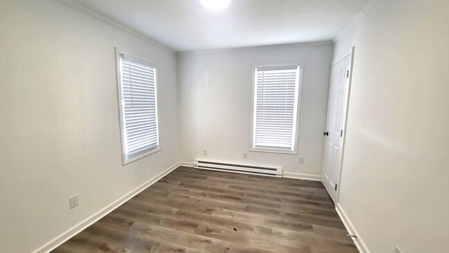 Building Photo - Remodeled Two bedroom House for Rent in La...