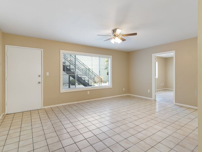 Building Photo - 1050 Gaviota Ave