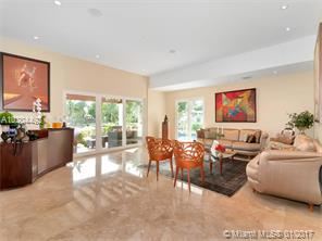 Foto del edificio - 2460 NE 196th St