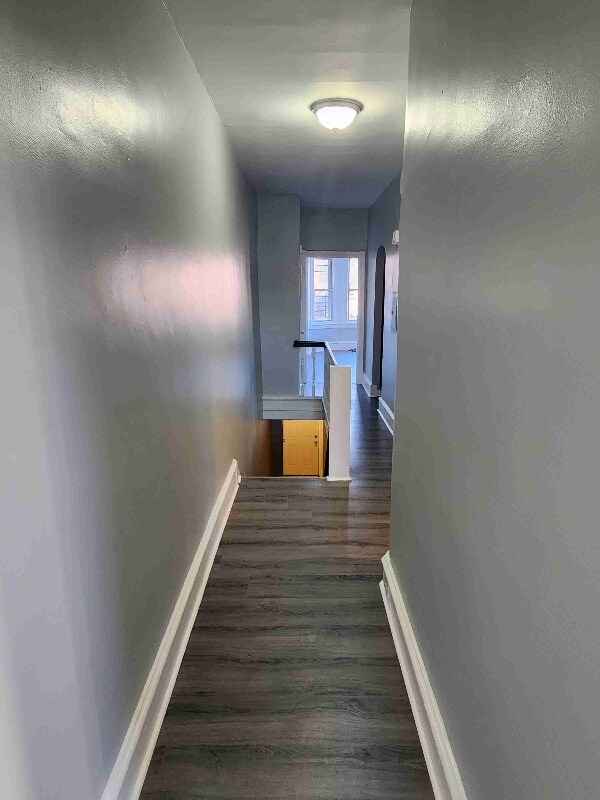 Building Photo - 2113 S 68th St