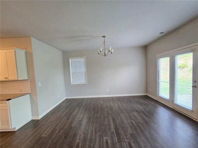 Building Photo - 121 Valimar Dr