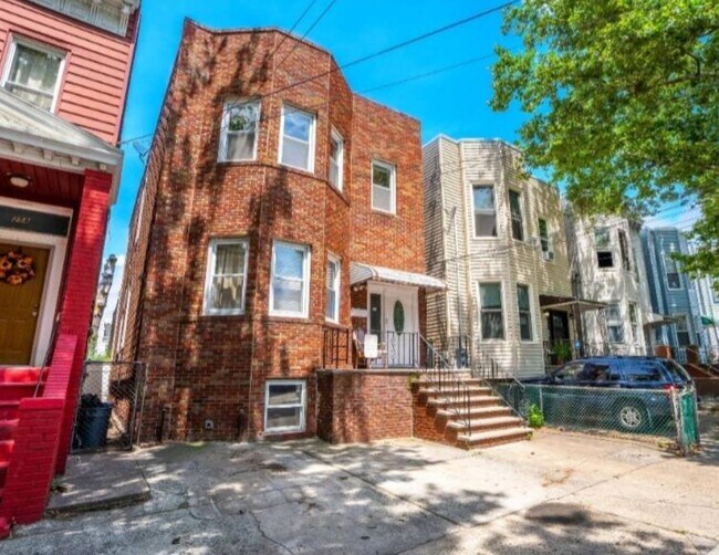 Foto del edificio - 256 Bowers St