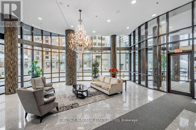 Building Photo - 825 Church St