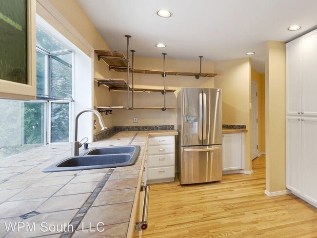 Building Photo - 3 br, 2.5 bath House - 25424 213th Pl SE U...