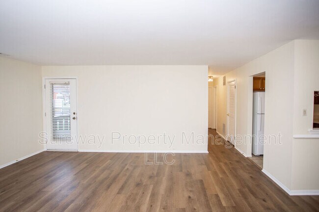 Foto del edificio - 4301A Aberdeen Dr