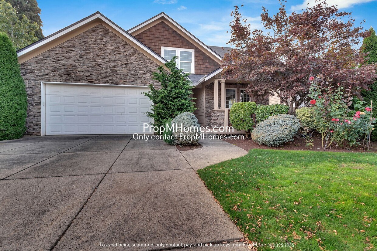 Foto principal - Luxury Four Bedroom Home in Oregon City!