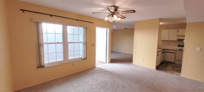 Building Photo - 1485 Malibu Cir NE