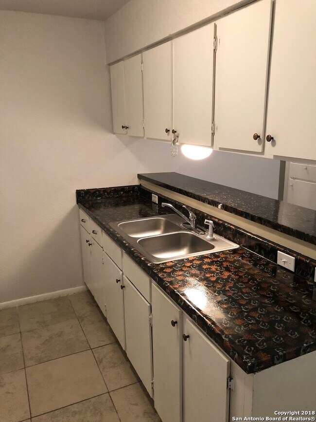 Building Photo - 5619 Brookhill St