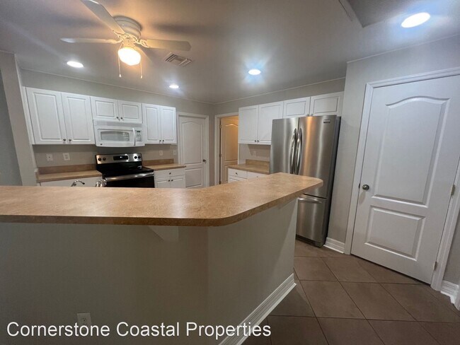 Building Photo - 3 br, 2 bath House - 202 Diplomat Pkwy E
