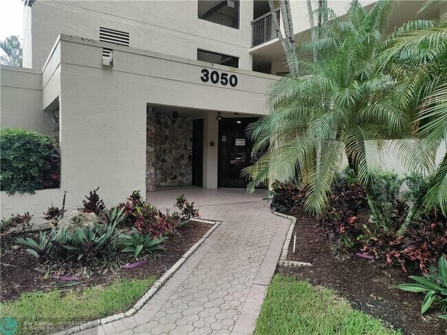 Building Photo - 3050 NW 42nd Ave