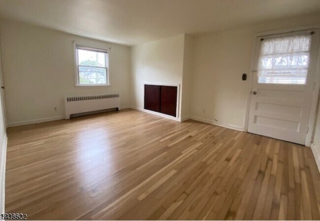 Building Photo - 1968 Vauxhall Rd