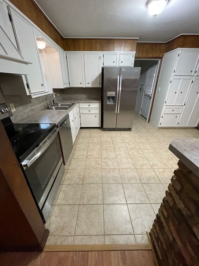 Building Photo - Beautiful 3 Bedroom home in Haughton!