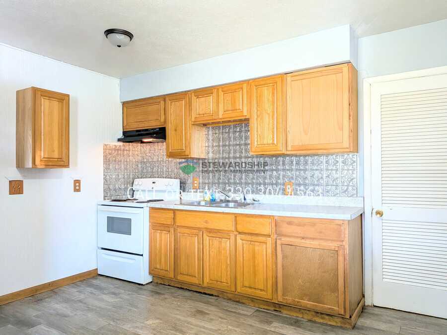 Foto principal - 15251 Lincoln Way W