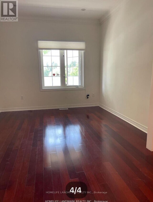 Building Photo - 543 South Unionville Ave