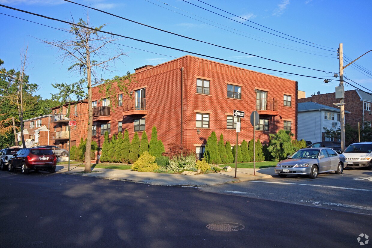 Primary Photo - 212-15 43rd Ave