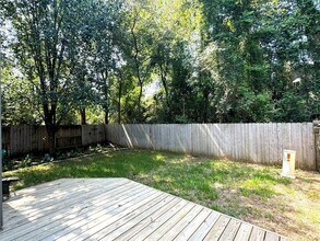 Building Photo - 195 Blushwood Pl