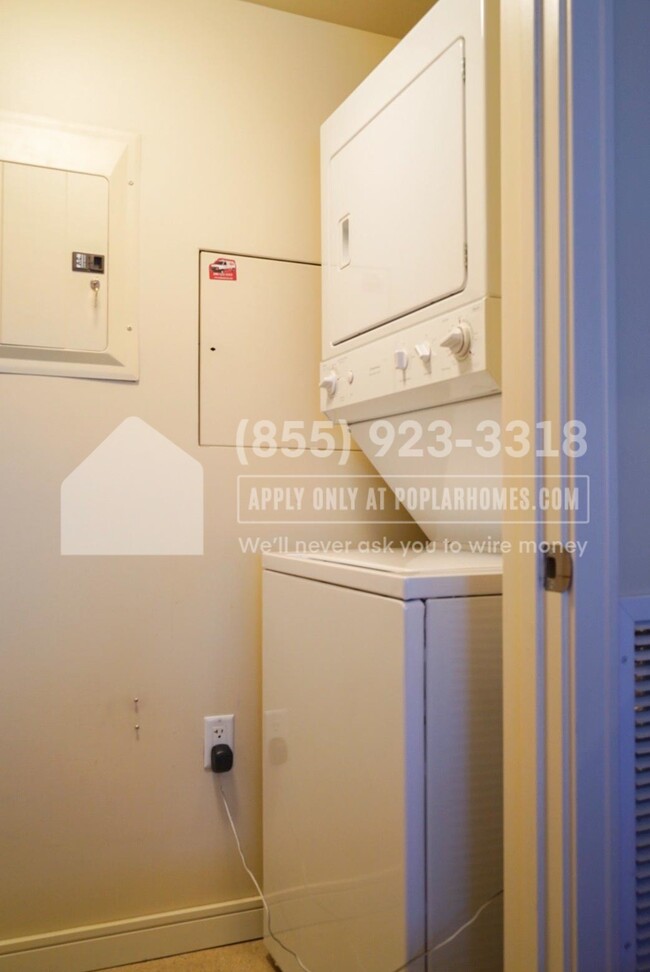 Building Photo - 819 Virginia St