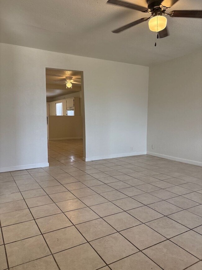 Foto del edificio - For Rent - Big Spring