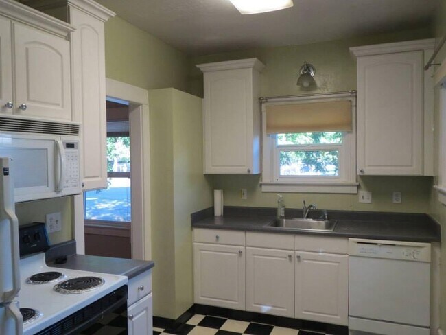 Foto del edificio - 80 Cherry St