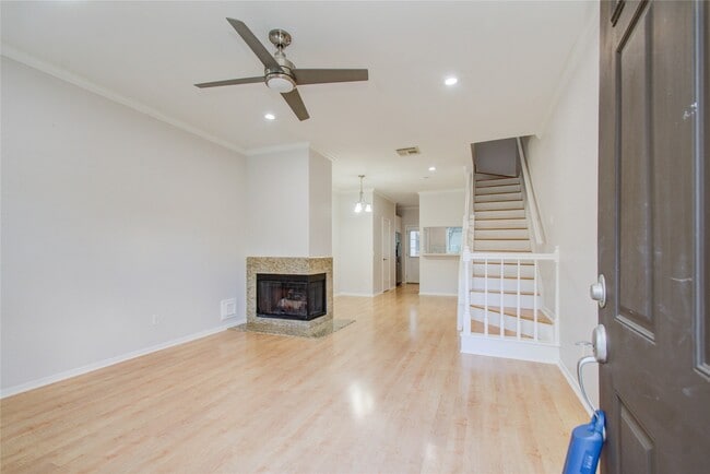 Foto del edificio - 2910 Grants Lake Blvd