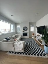 Building Photo - 2558 Milkhouse Ave