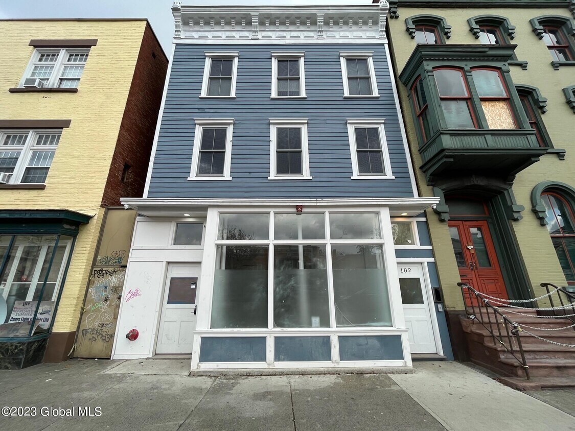 102 4th St Unit 2R, Troy, NY 12180 Room for Rent in Troy, NY